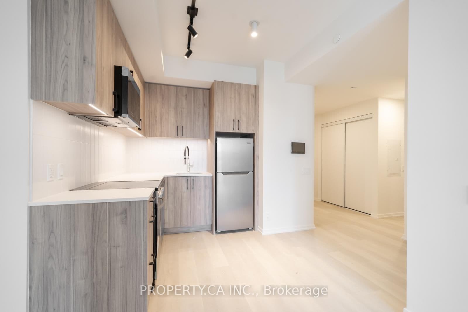 109 Erskine Avenue, Unit 604 thumbnail 2