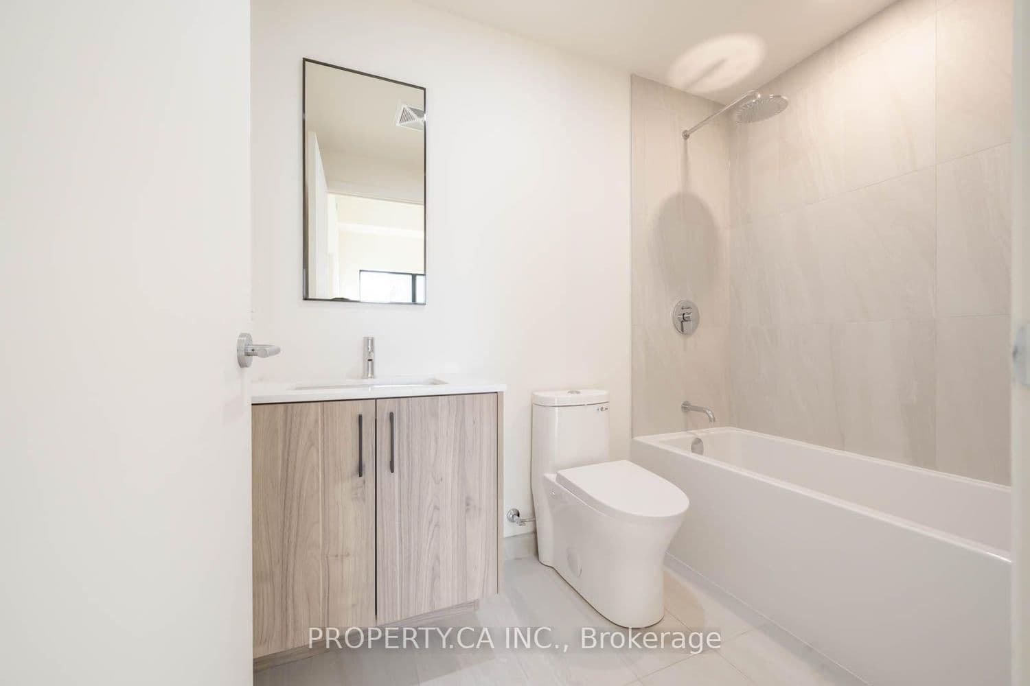 109 Erskine Avenue, Unit 604 thumbnail 9