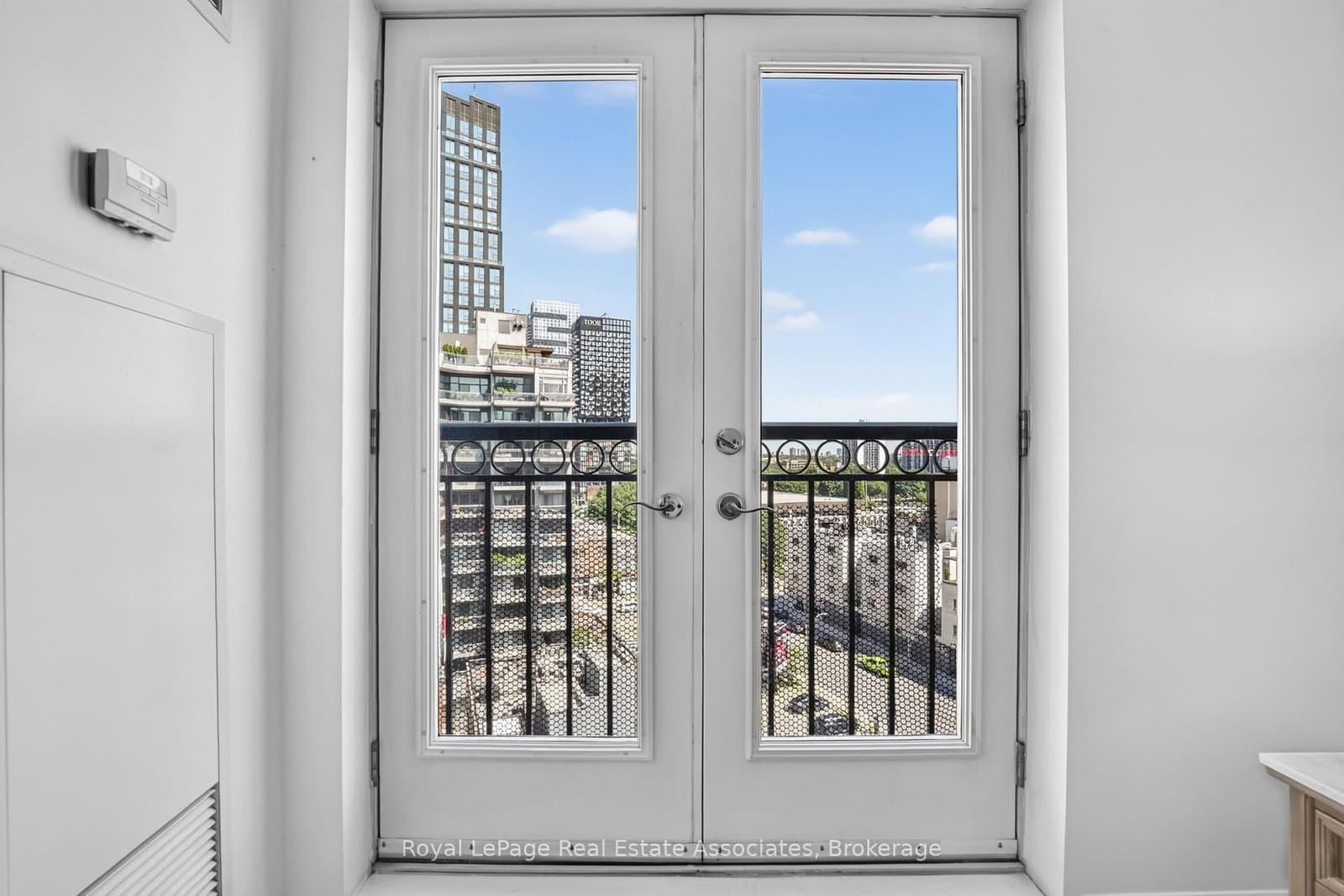 115 Richmond Street E, Unit 1006 thumbnail 11