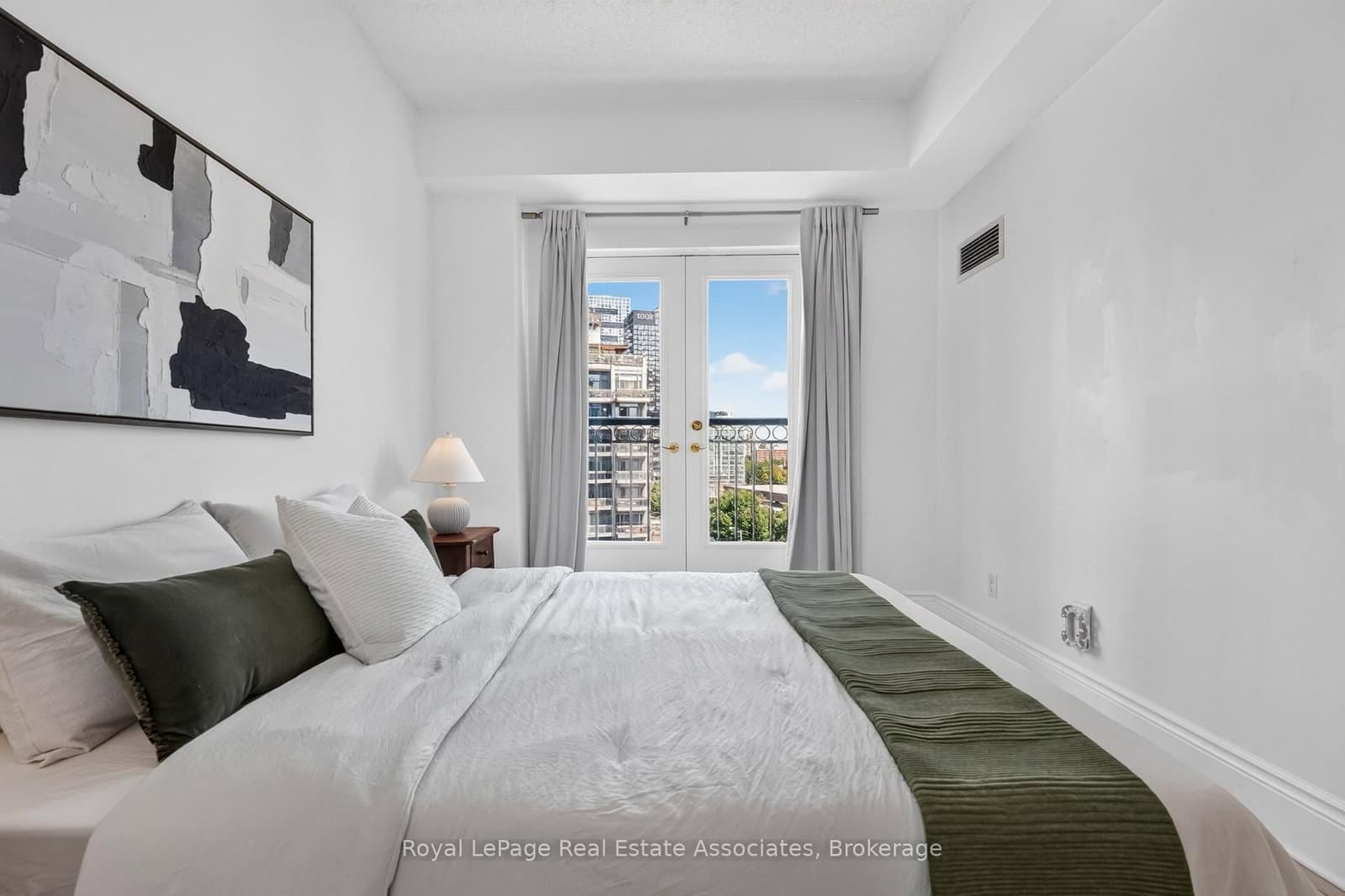115 Richmond Street E, Unit 1006 thumbnail 15