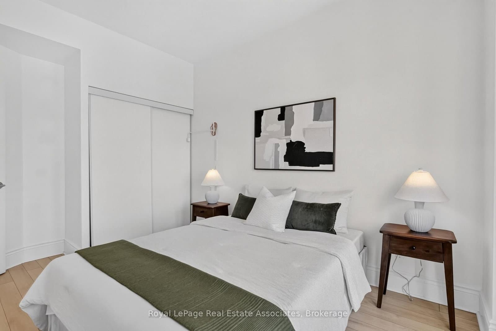 115 Richmond Street E, Unit 1006 thumbnail 16