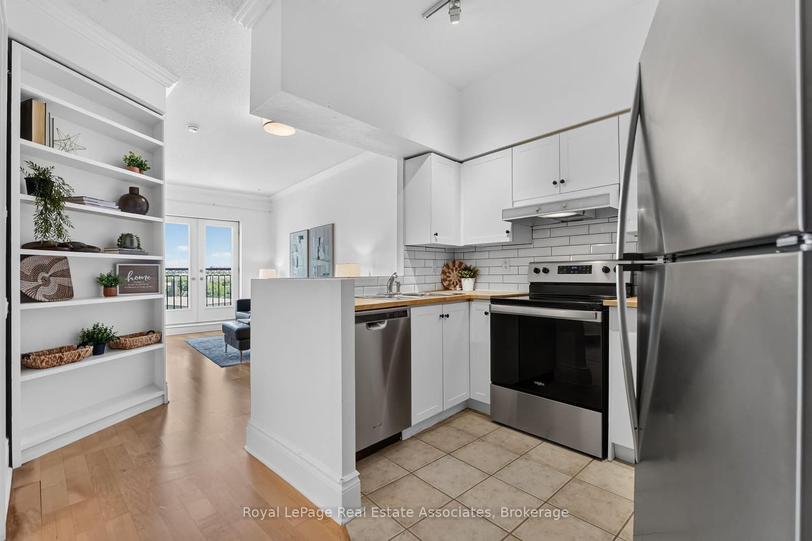 115 Richmond Street E, Unit 1006 thumbnail 2