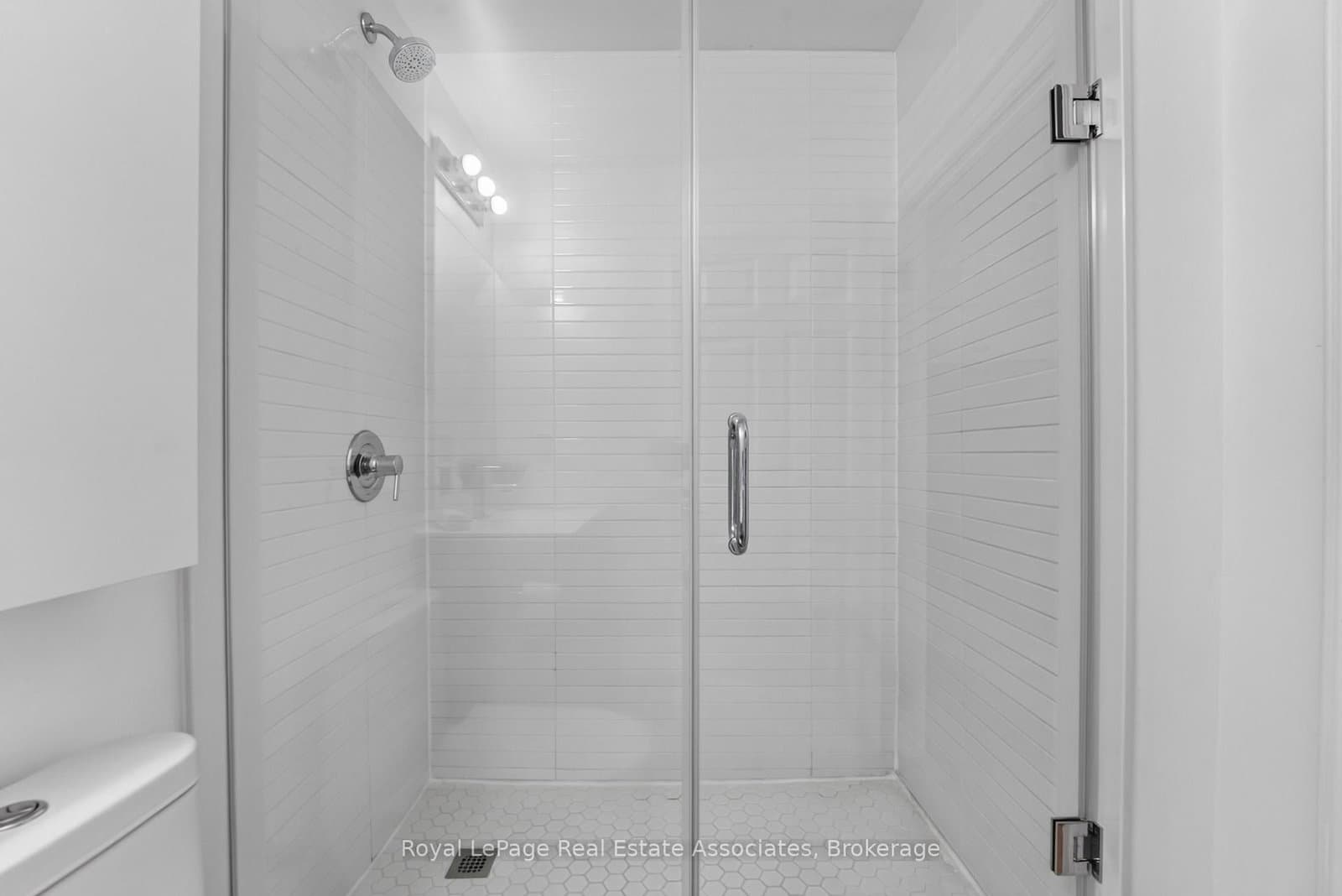 115 Richmond Street E, Unit 1006 thumbnail 25