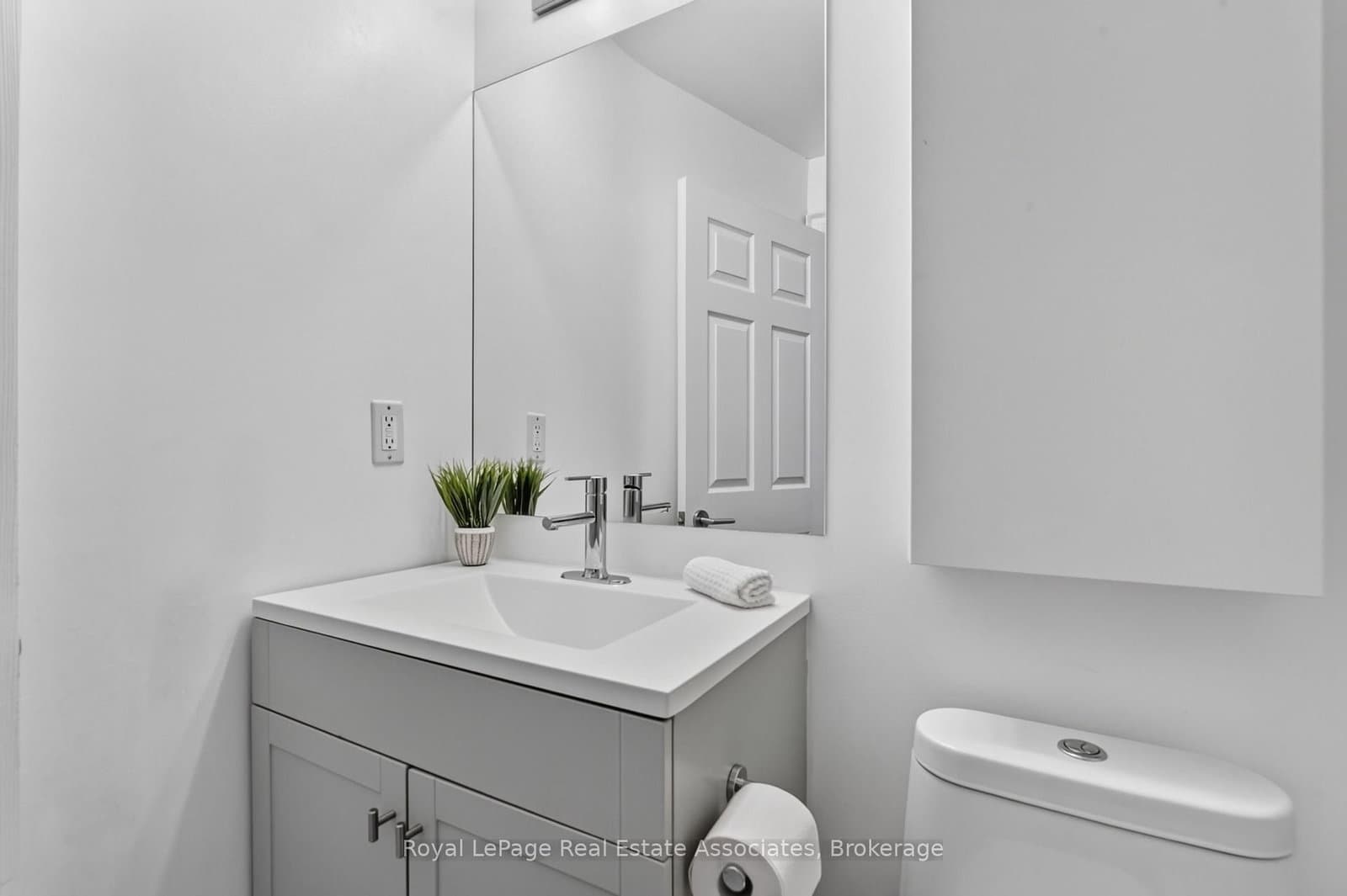 115 Richmond Street E, Unit 1006 thumbnail 26