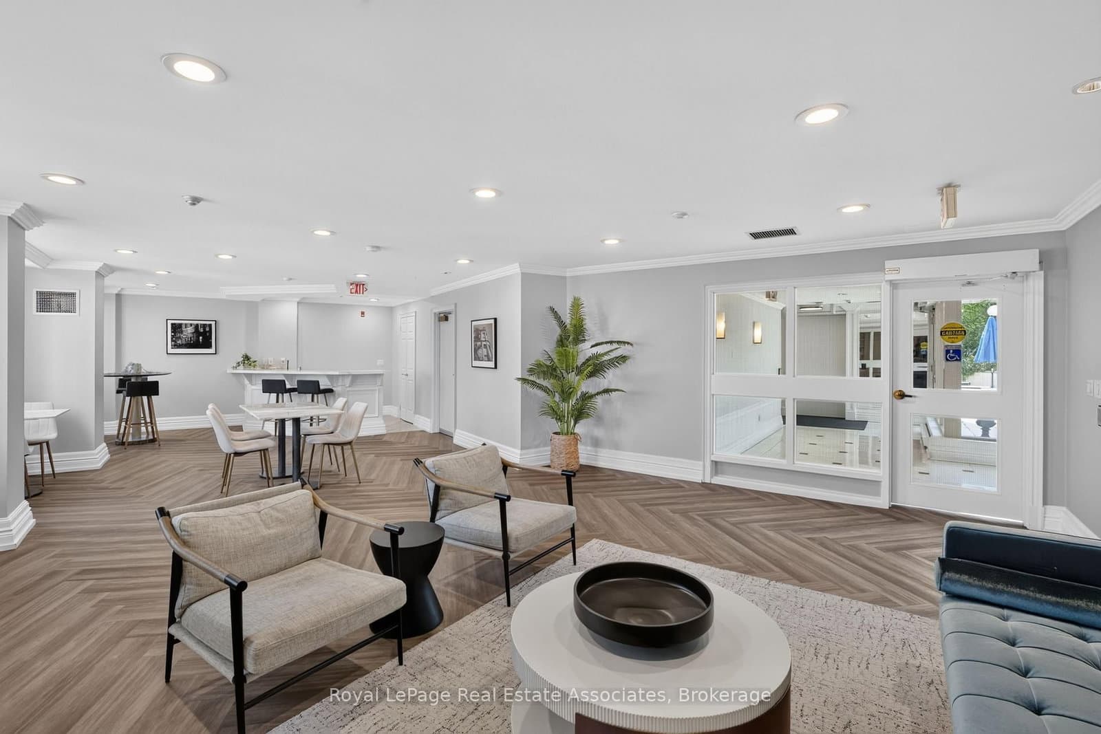 115 Richmond Street E, Unit 1006 thumbnail 32