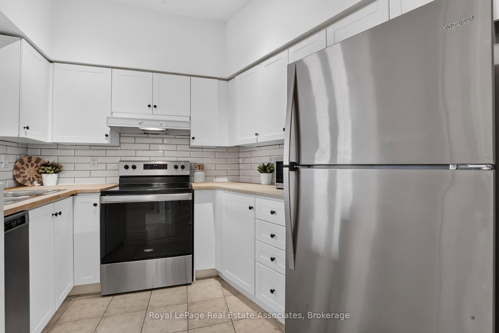 115 Richmond Street E, Unit 1006 thumbnail 4