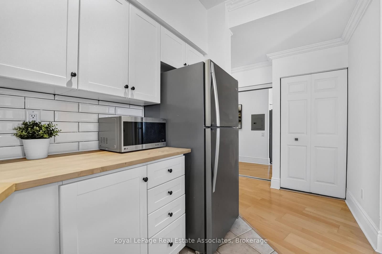 115 Richmond Street E, Unit 1006 thumbnail 5