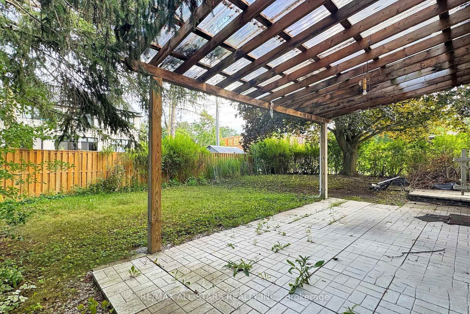105 Betty Ann Drive thumbnail 31