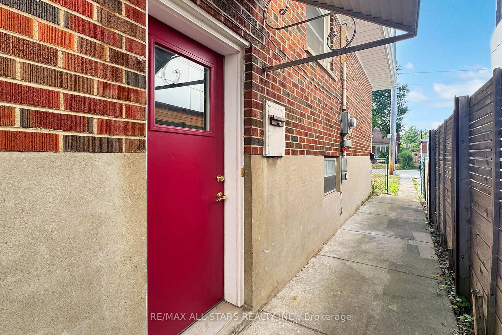 105 Betty Ann Drive thumbnail 32