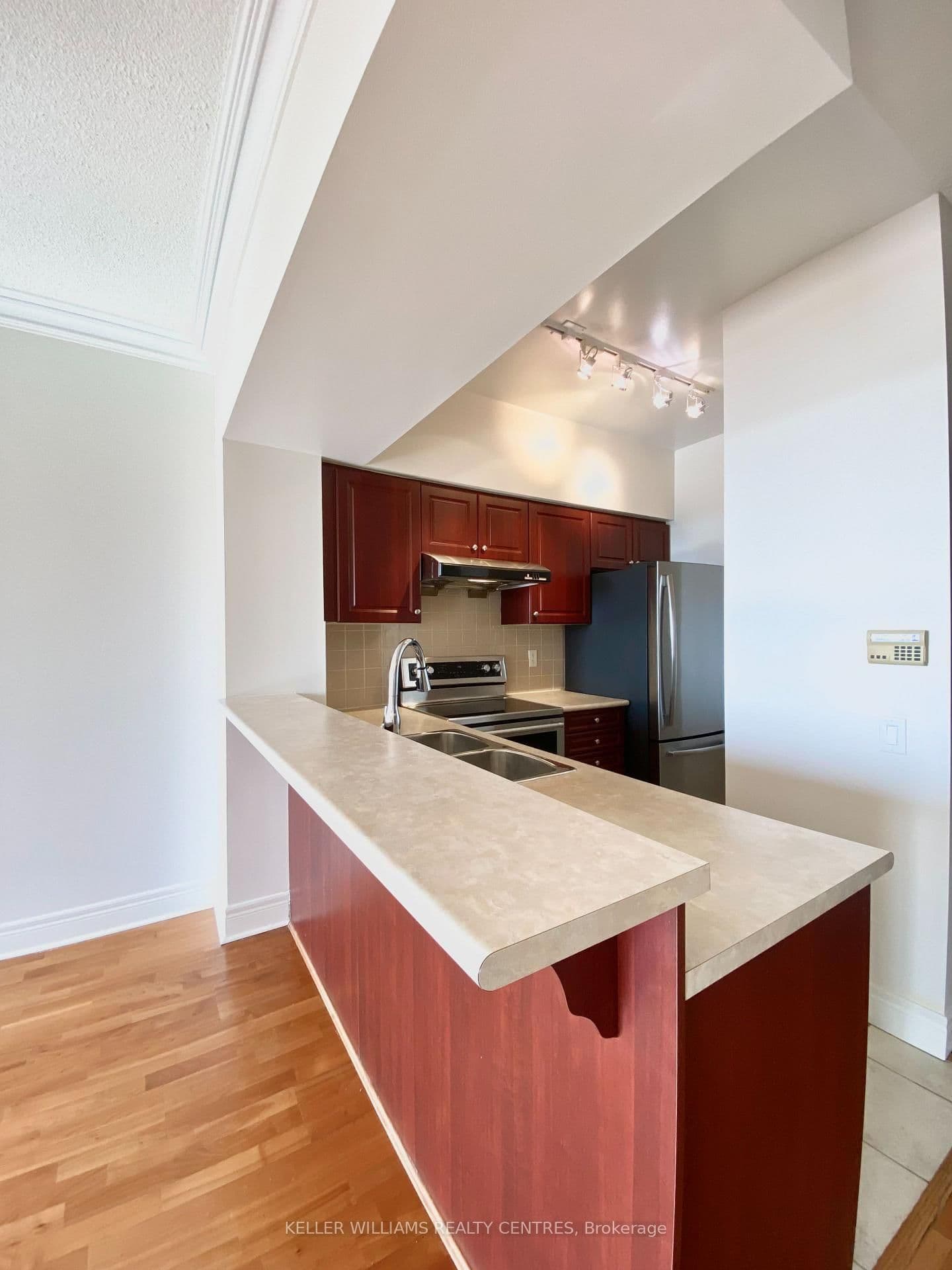 1 Clairtrell Road, Unit 1005 thumbnail 6