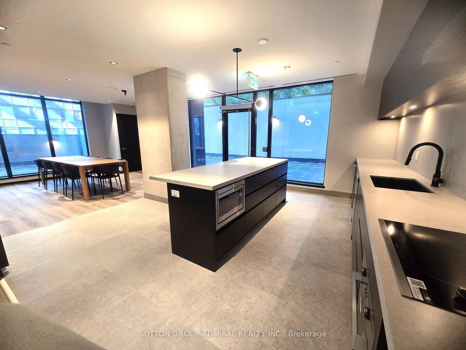 284 King Street E, Unit 2202 thumbnail 24
