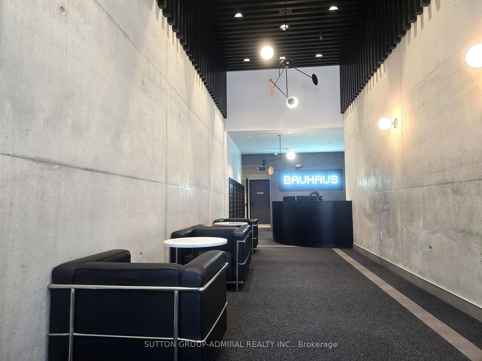 284 King Street E, Unit 2202 thumbnail 3