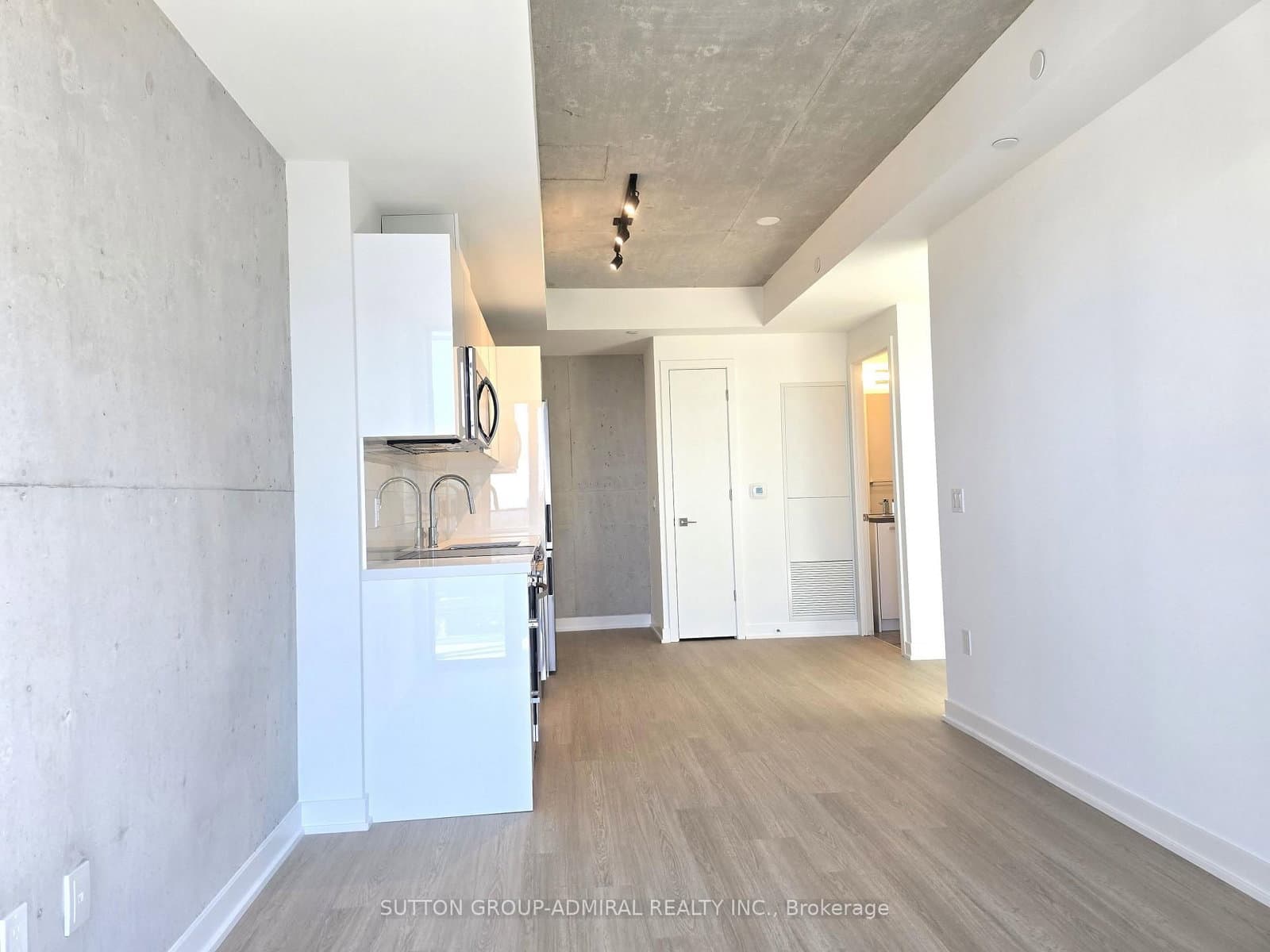 284 King Street E, Unit 2202 thumbnail 8
