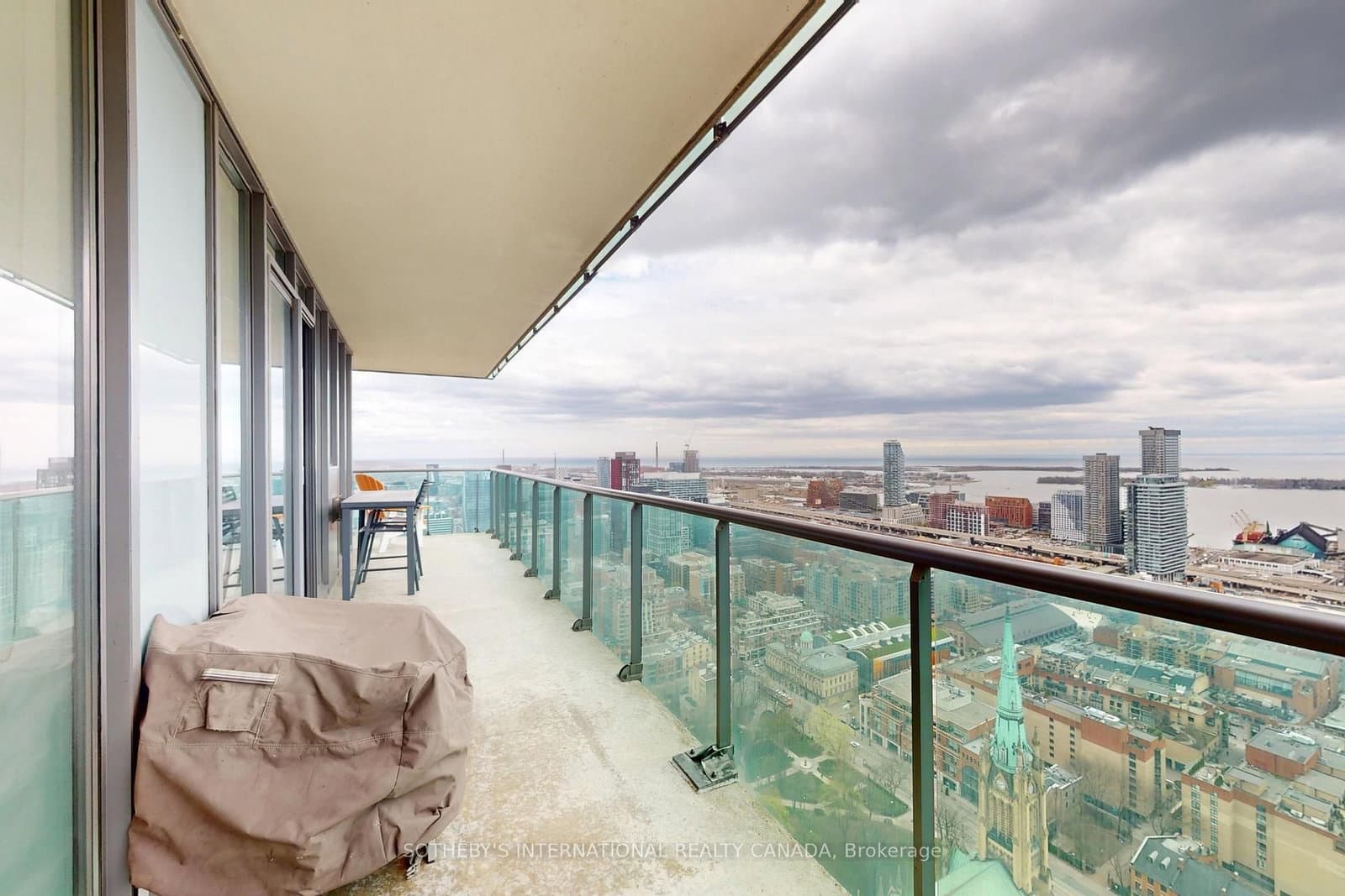 33 Lombard Street, Unit 4204 thumbnail 35