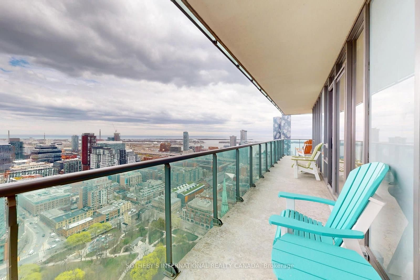33 Lombard Street, Unit 4204 thumbnail 36