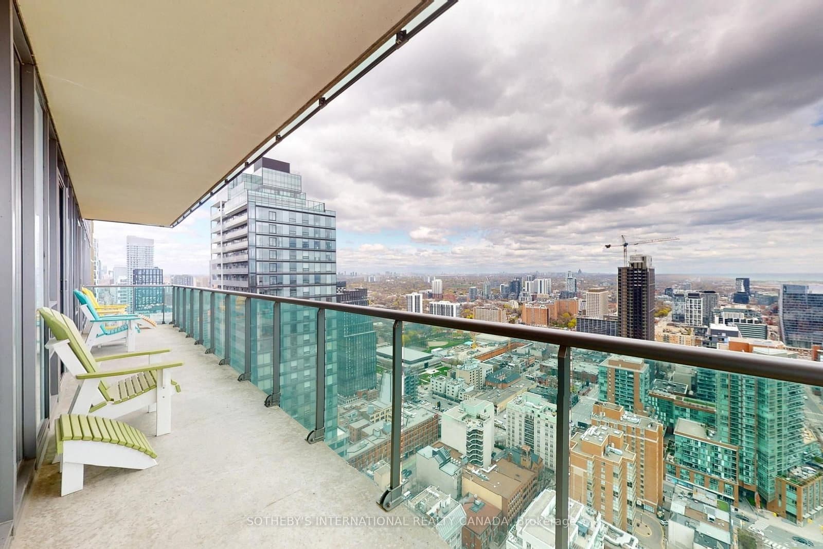 33 Lombard Street, Unit 4204 thumbnail 37