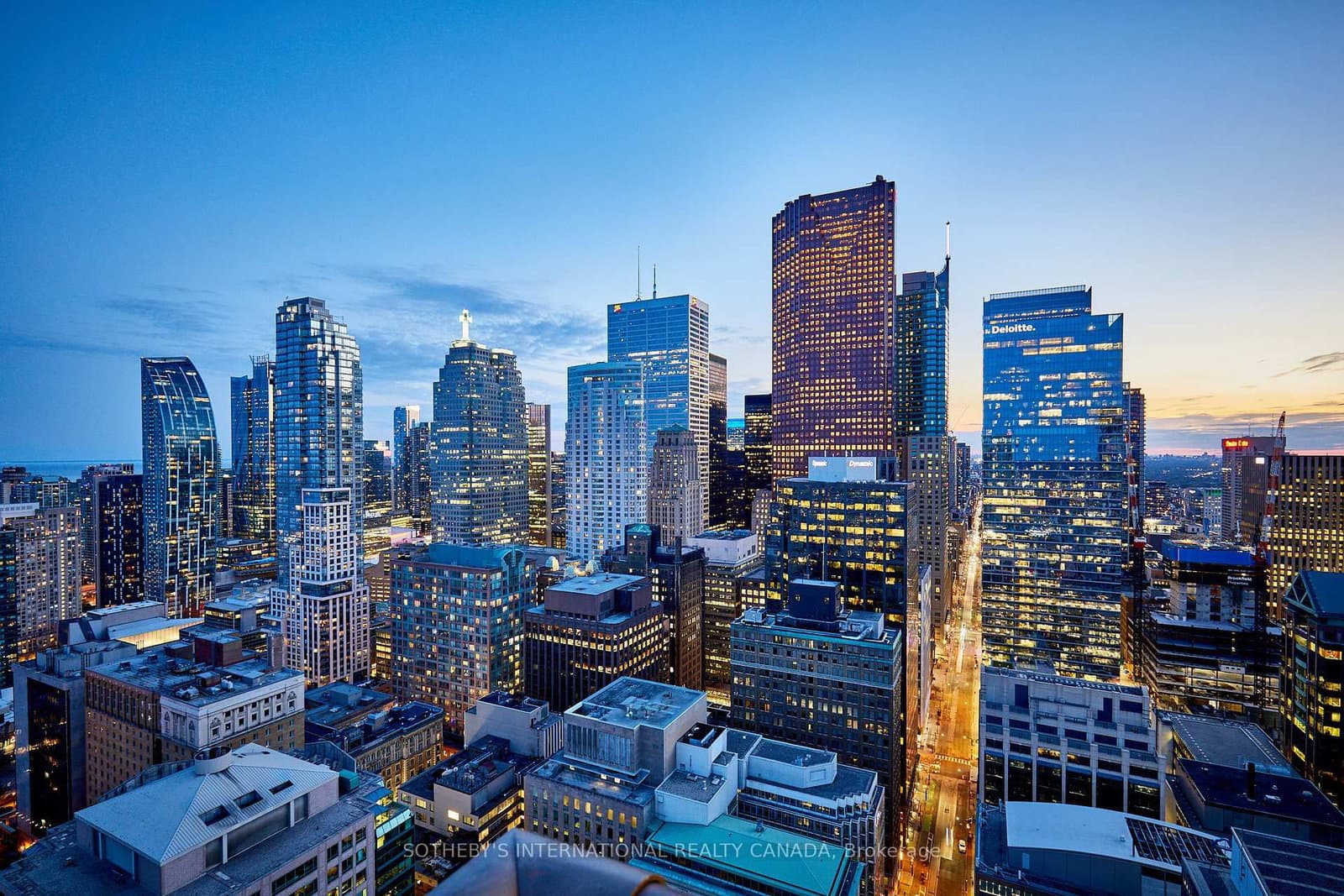 33 Lombard Street, Unit 4204 thumbnail 39