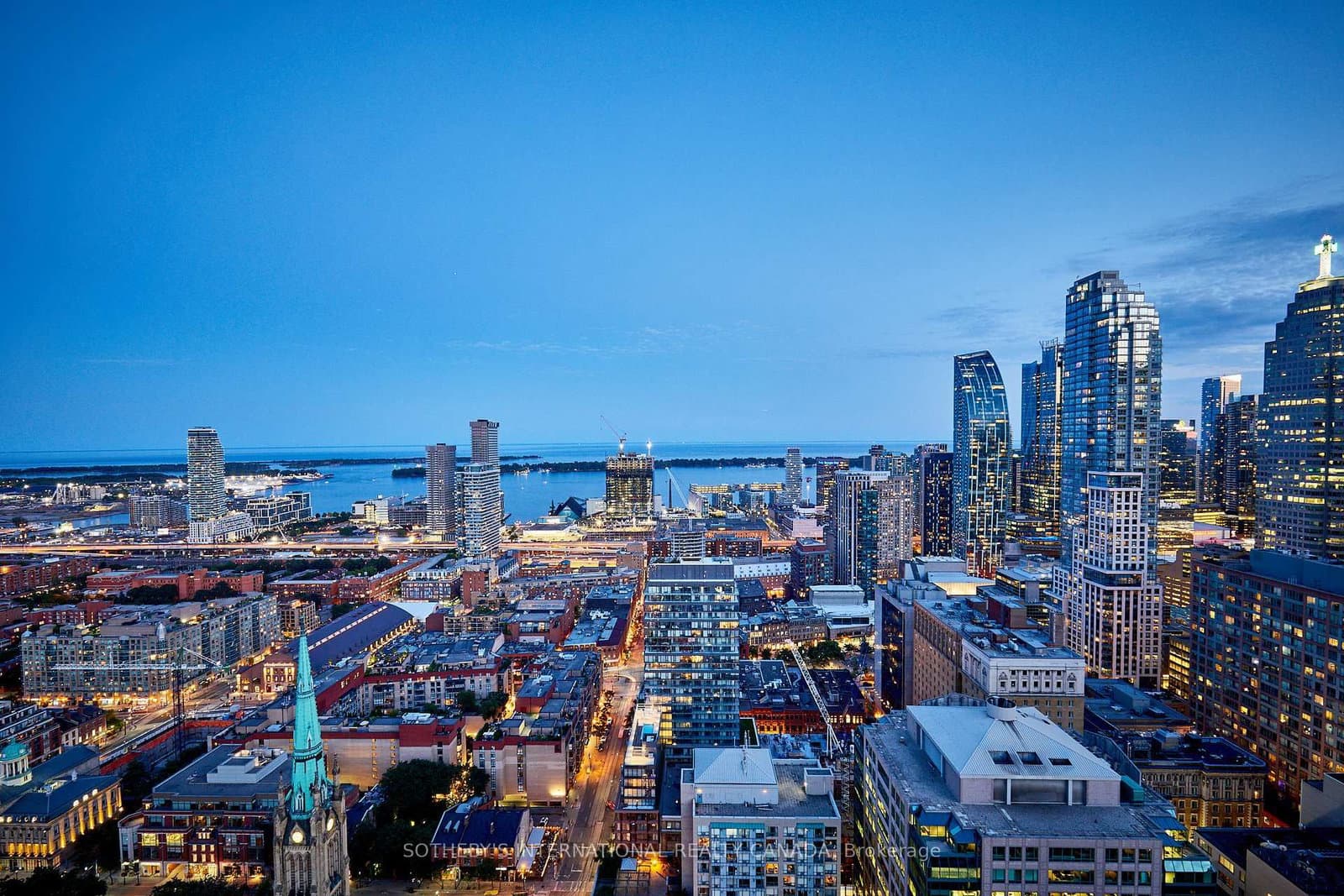 33 Lombard Street, Unit 4204 thumbnail 40