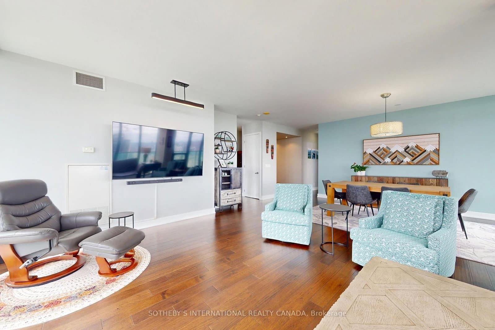 33 Lombard Street, Unit 4204 thumbnail 7