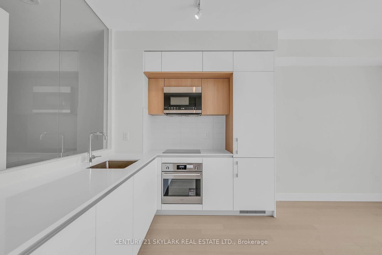 322 Dupont Street, Unit 206 thumbnail 12
