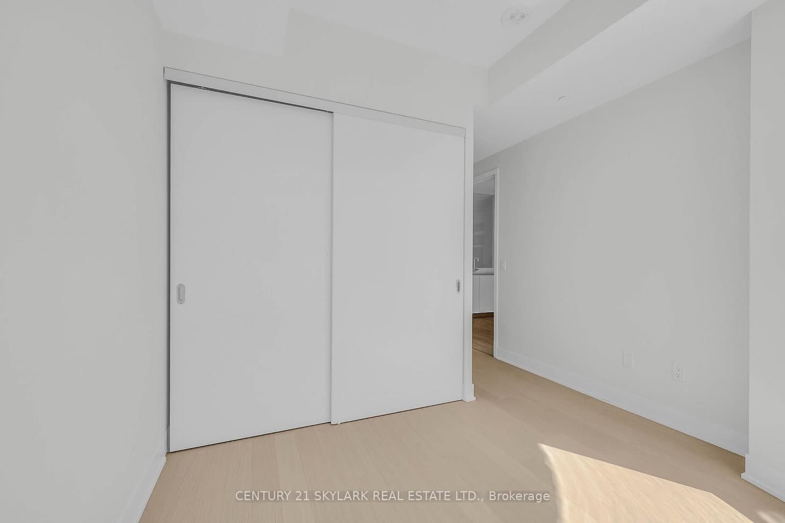 322 Dupont Street, Unit 206 thumbnail 15