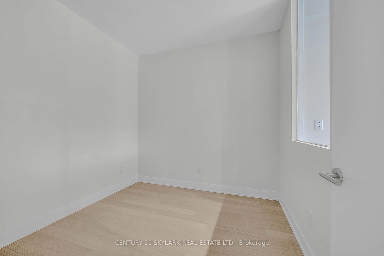 322 Dupont Street, Unit 206 thumbnail 17