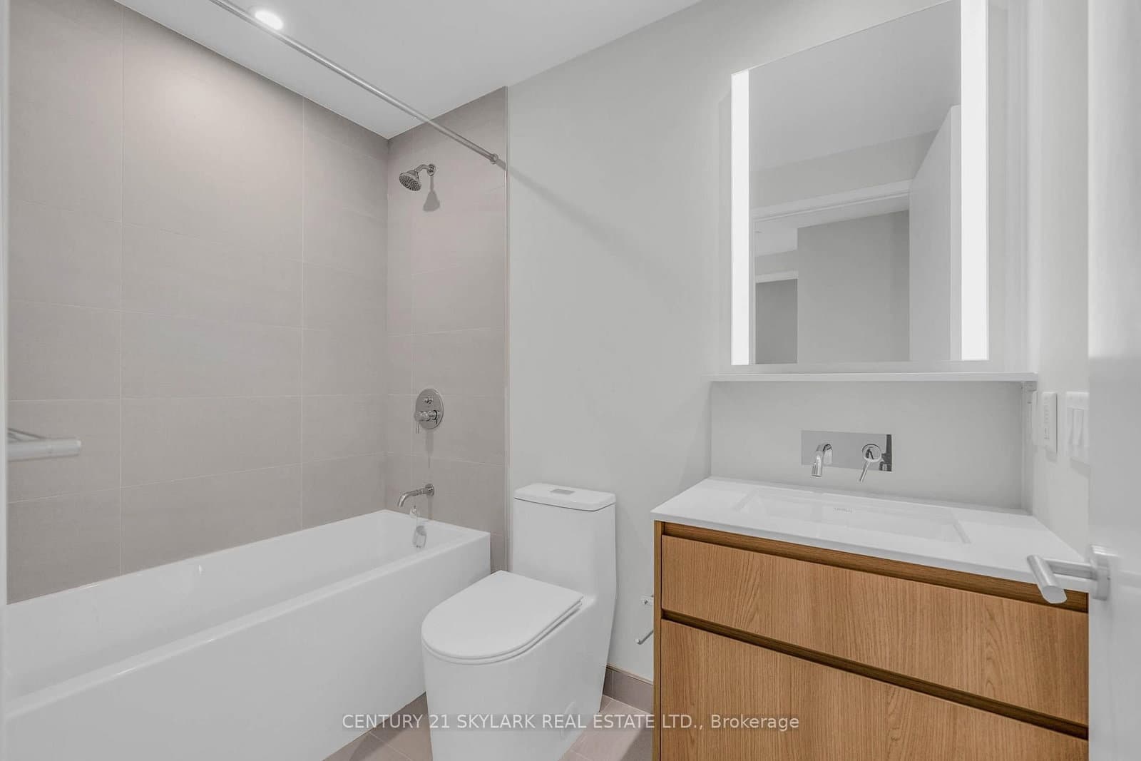 322 Dupont Street, Unit 206 thumbnail 19