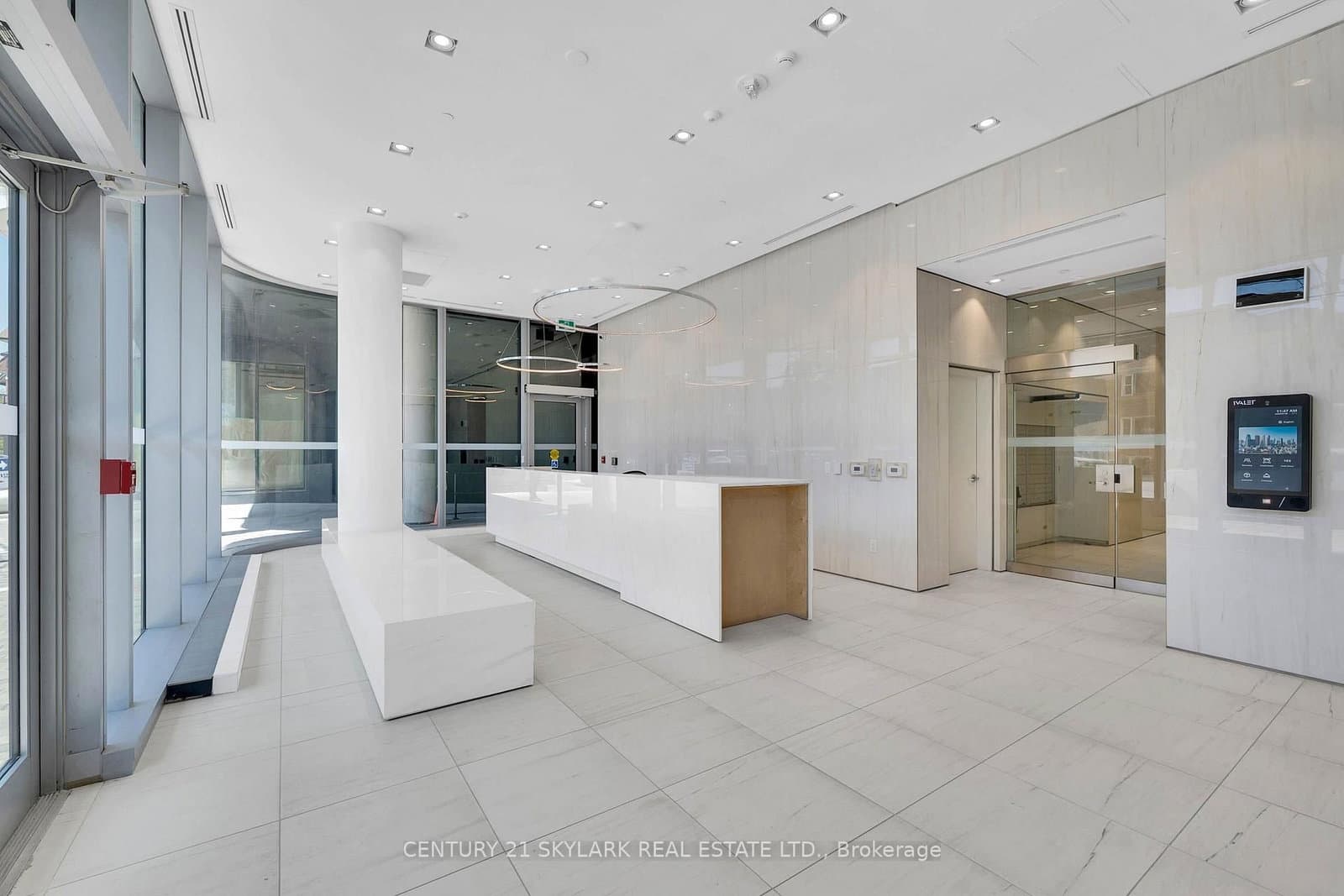 322 Dupont Street, Unit 206 thumbnail 2