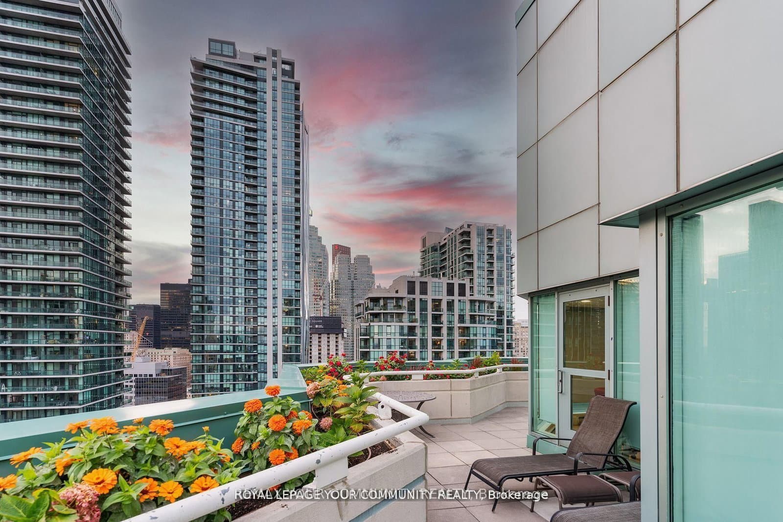 10 Queens Quay W, Unit 2402 thumbnail 27