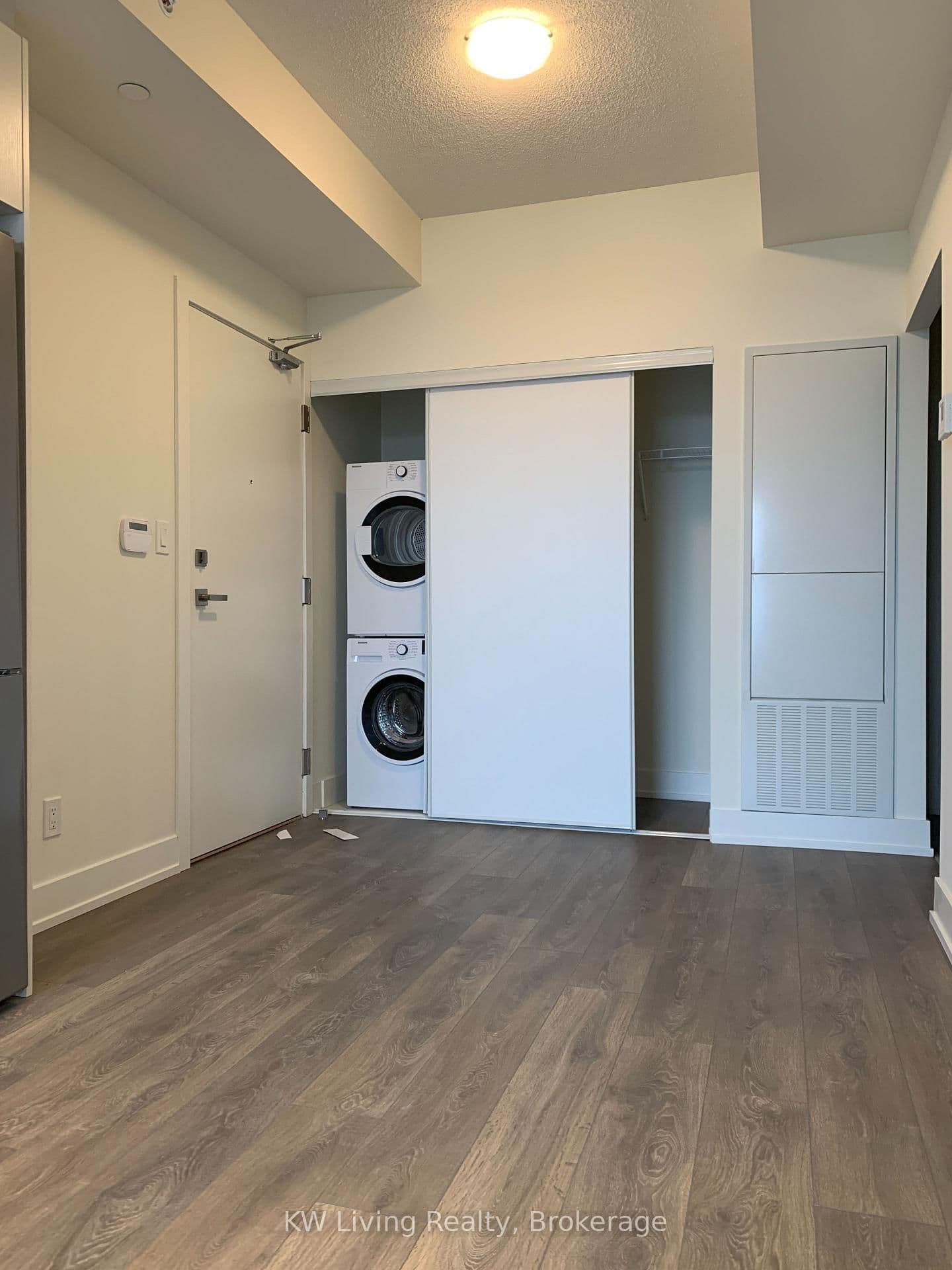 180 Fairview Mall Drive, Unit 1908 thumbnail 10