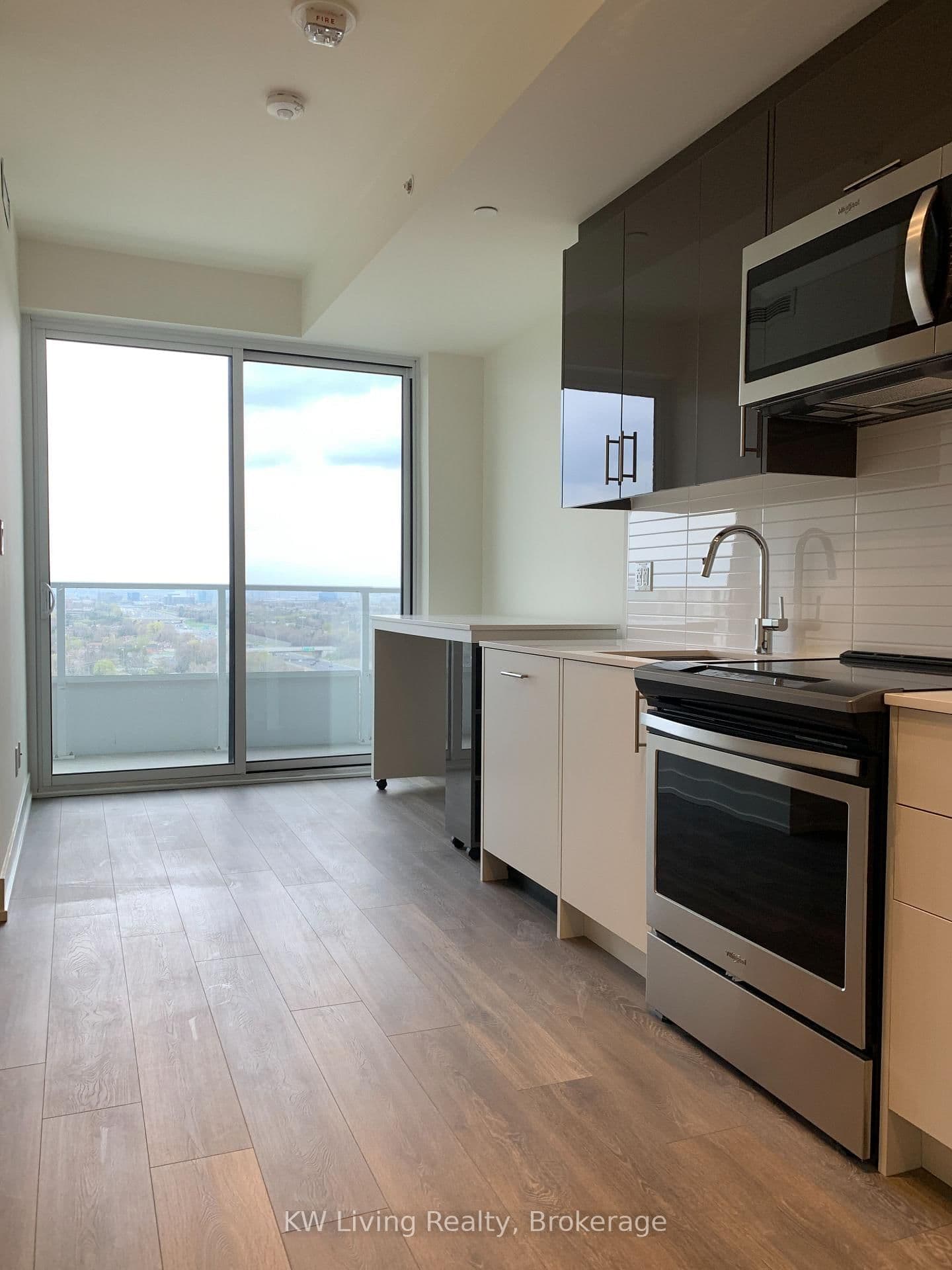 180 Fairview Mall Drive, Unit 1908 thumbnail 11