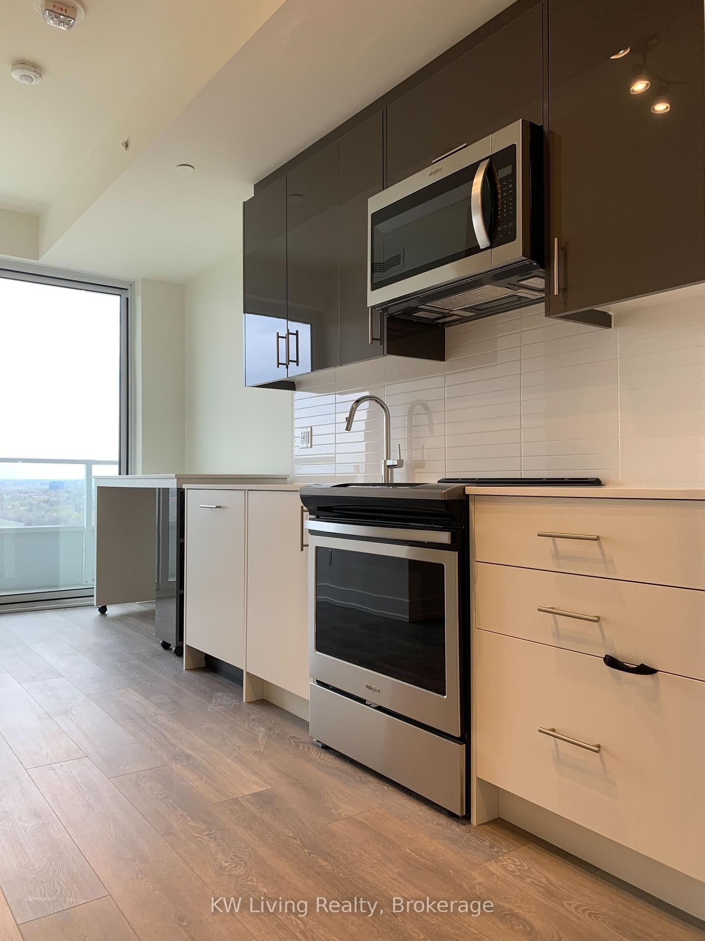 180 Fairview Mall Drive, Unit 1908 thumbnail 12