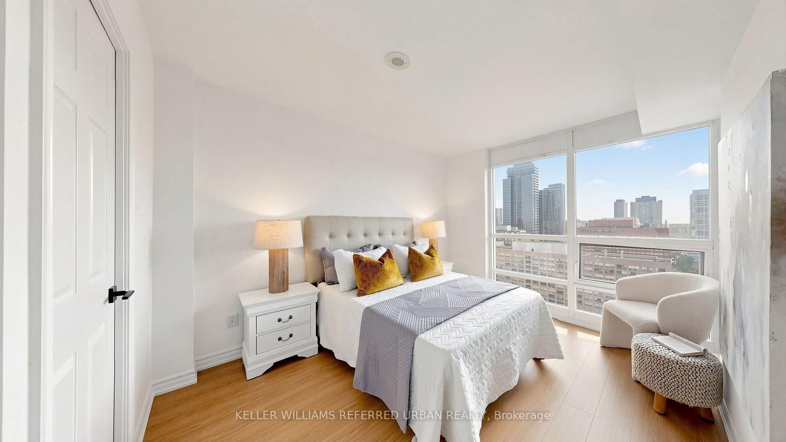 761 Bay Street, Unit 2205 thumbnail 20