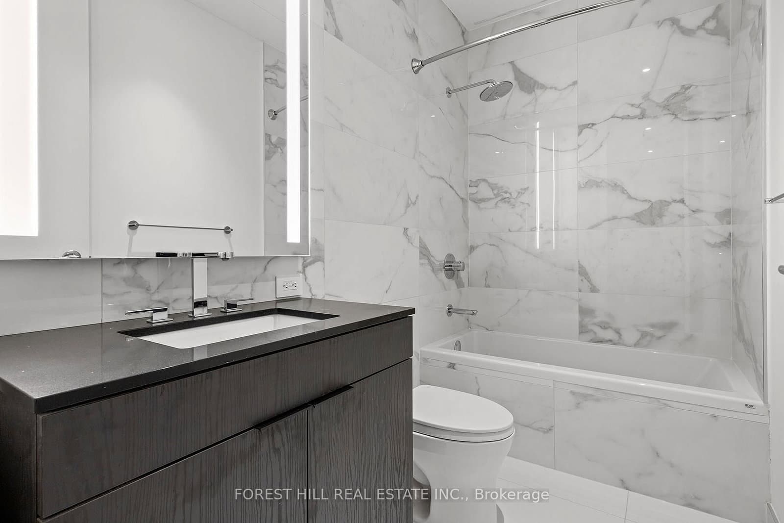 2 Avenue Road, Unit 1304 thumbnail 8