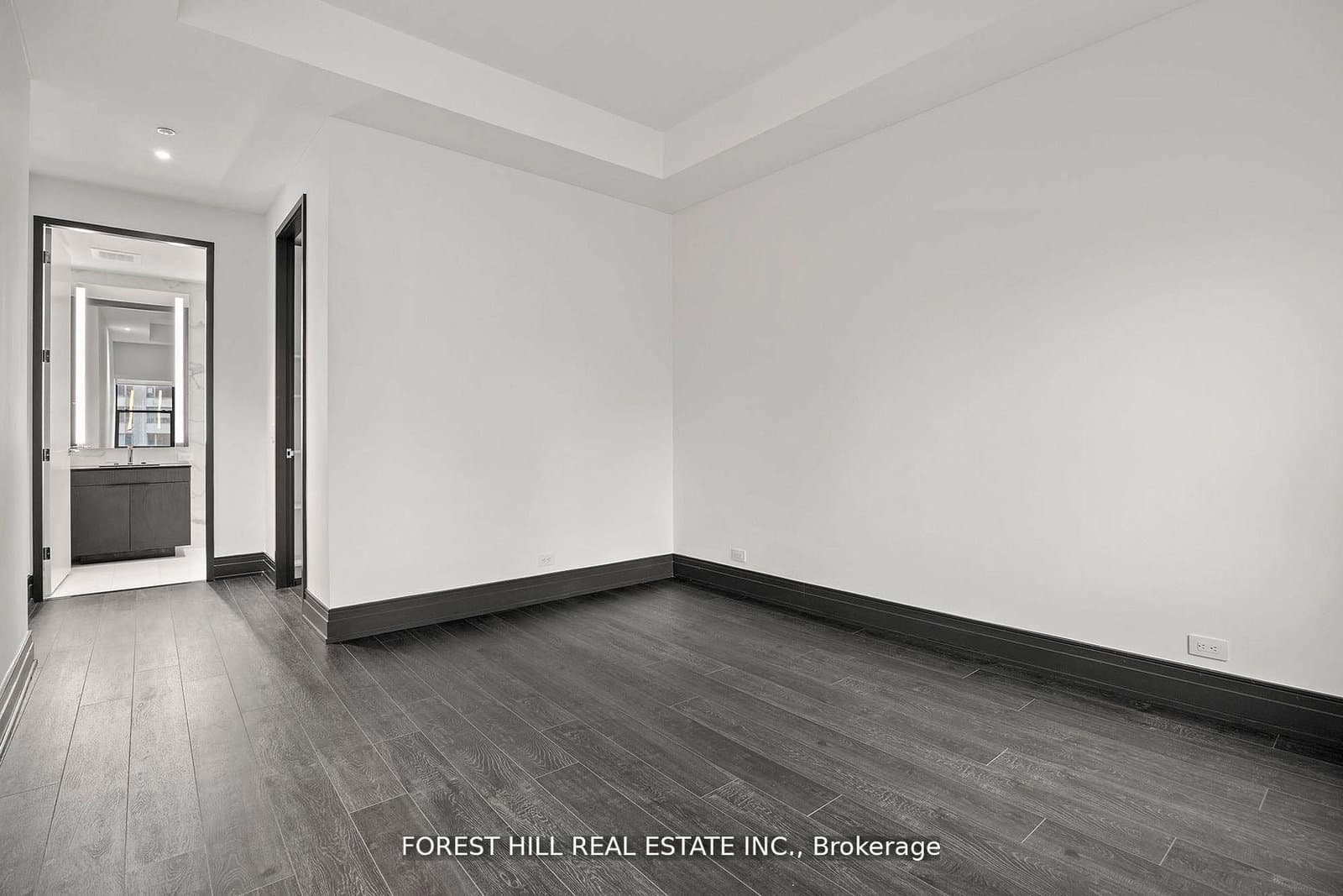2 Avenue Road, Unit 1502 thumbnail 7