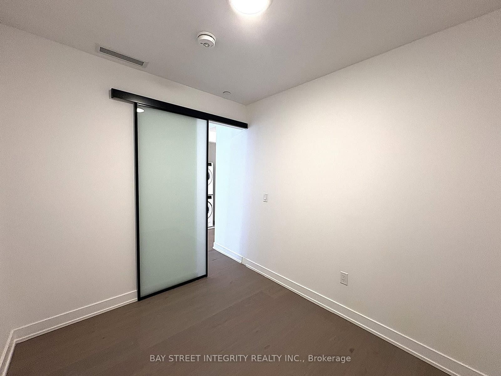 91 Montclair Avenue, Unit 1703 thumbnail 10