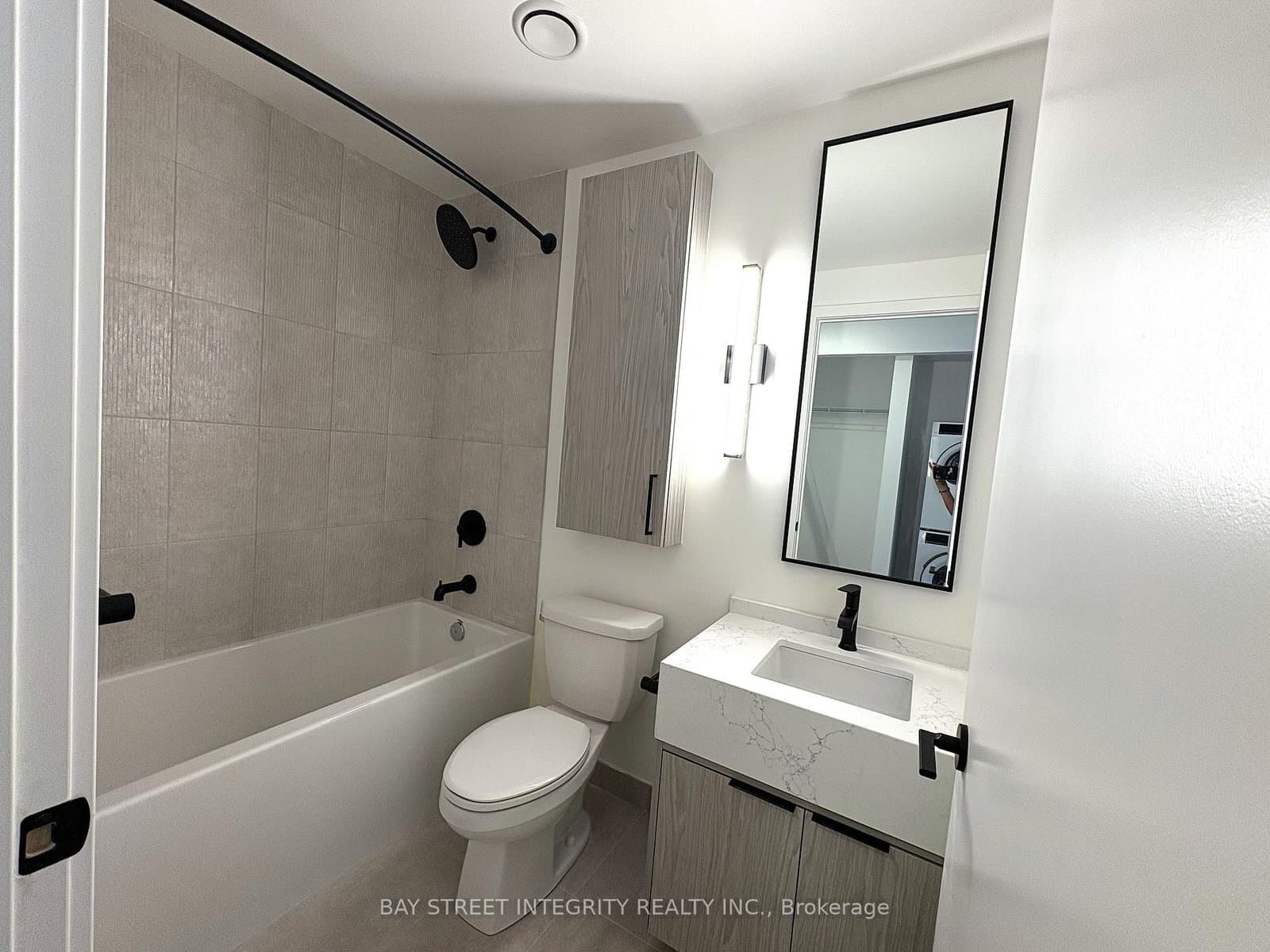 91 Montclair Avenue, Unit 1703 thumbnail 12