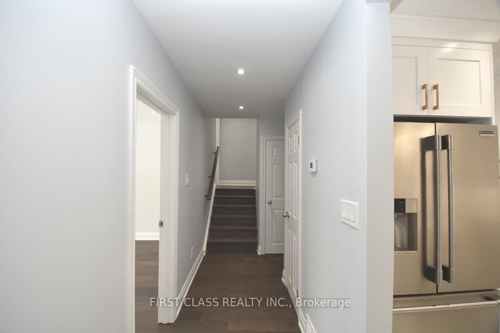 113 Holcolm Road, Unit Main thumbnail 14