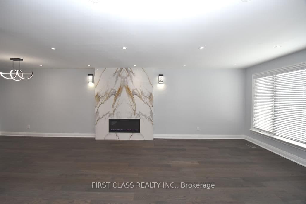 113 Holcolm Road, Unit Main thumbnail 4