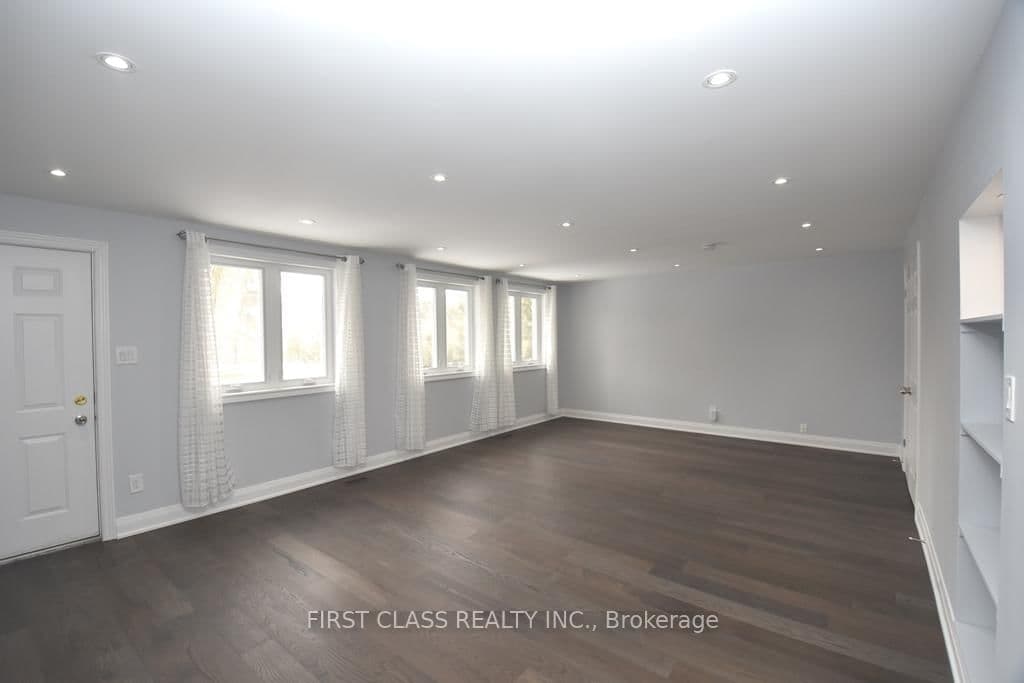 113 Holcolm Road, Unit Main thumbnail 8