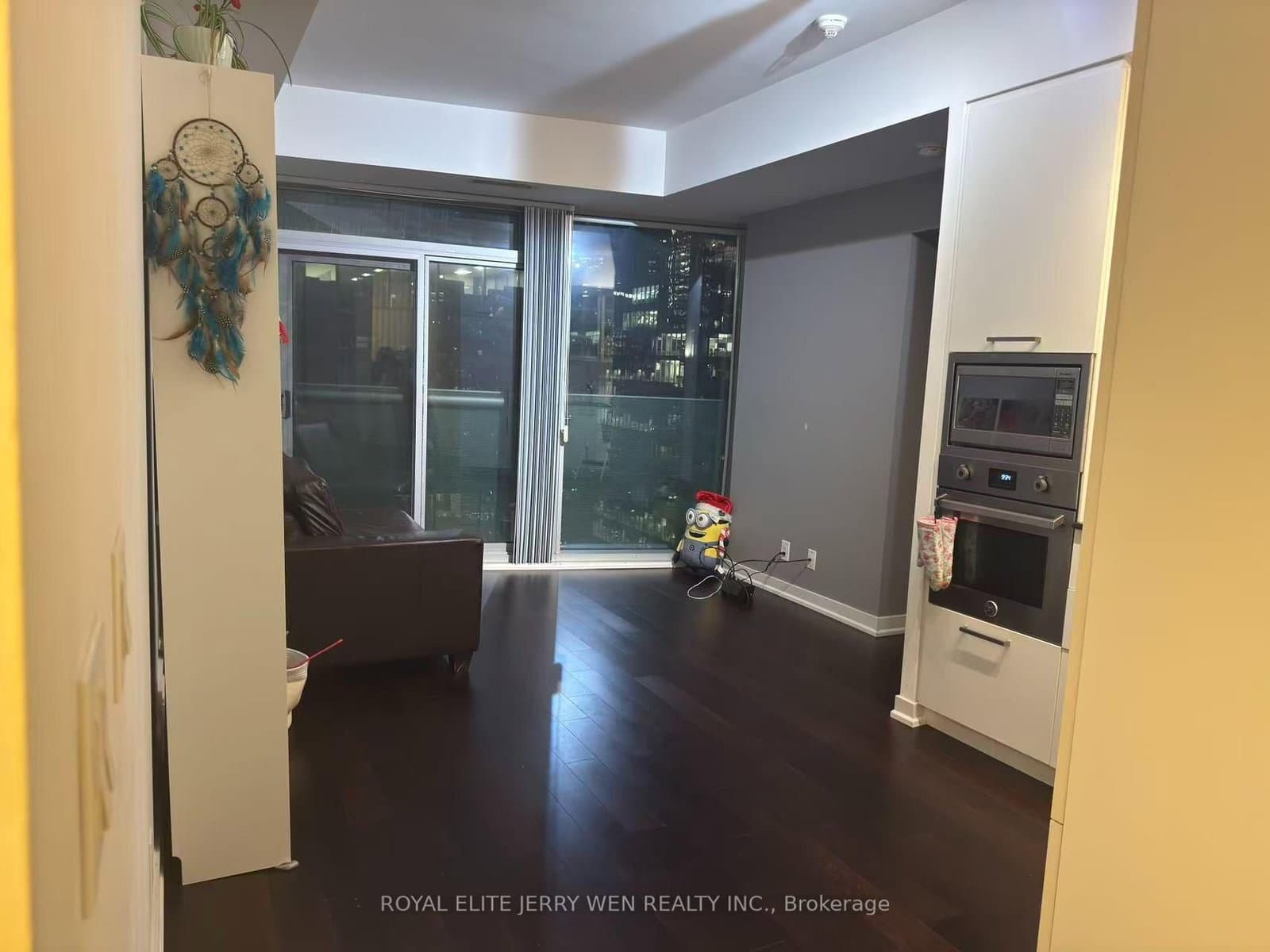 14 York Street, Unit 1710 thumbnail 5