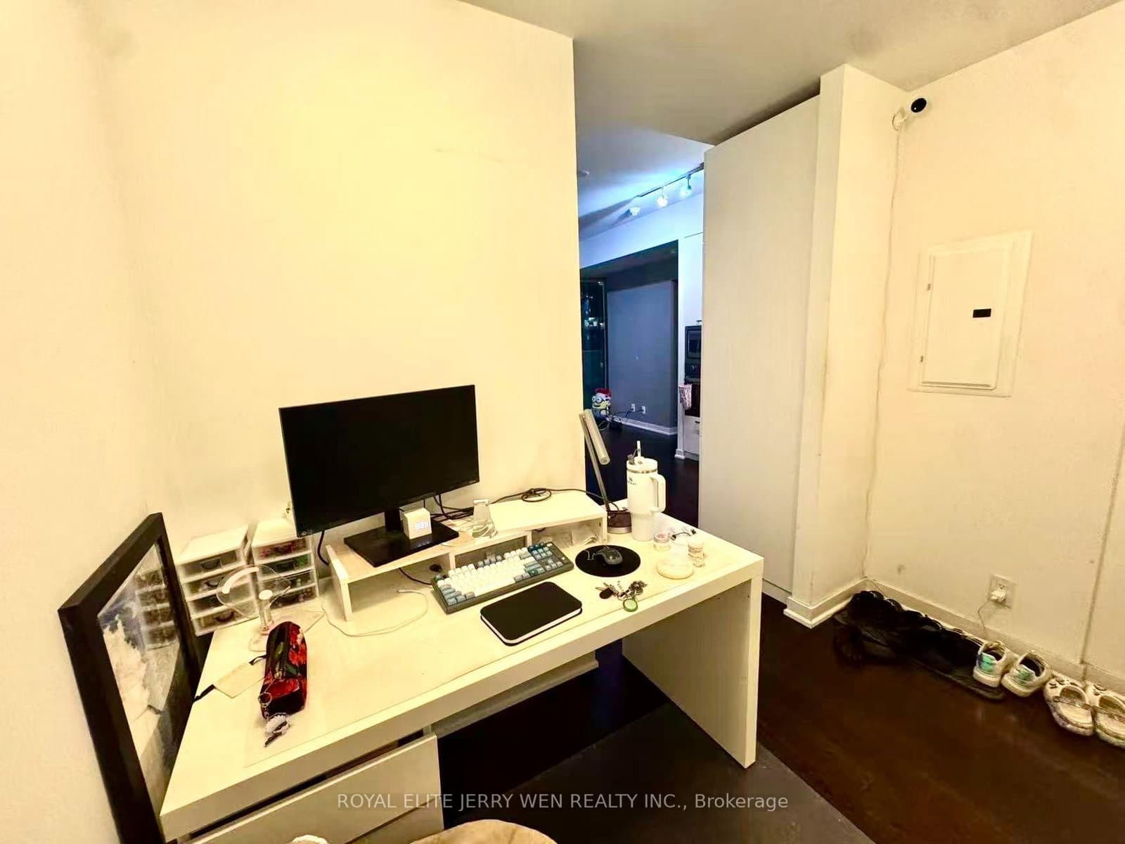 14 York Street, Unit 1710 thumbnail 7