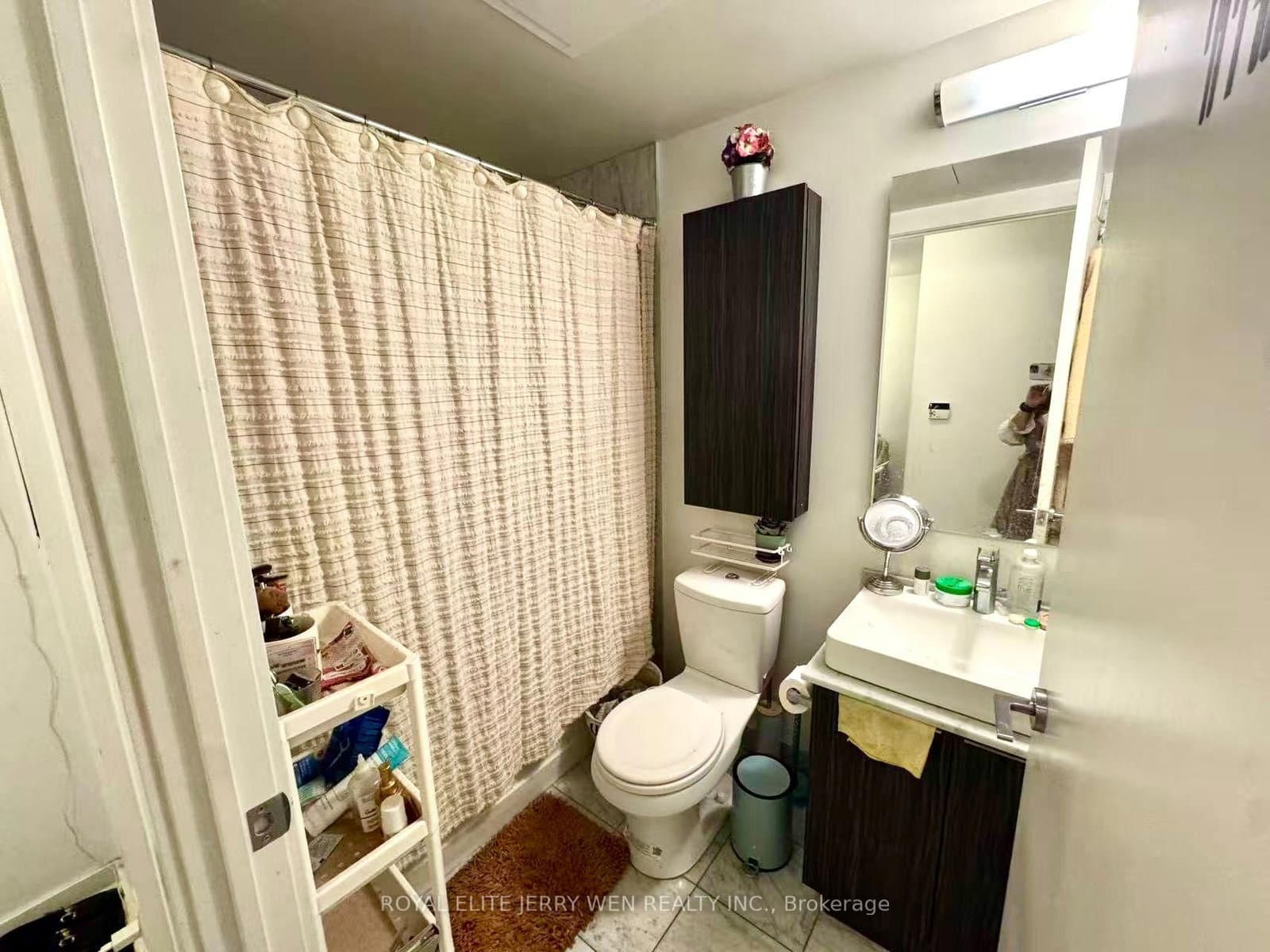 14 York Street, Unit 1710 thumbnail 9