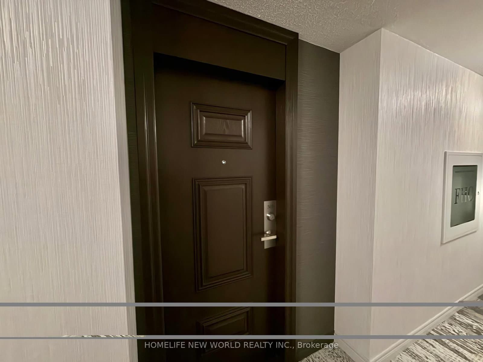 39 Pemberton Avenue, Unit 303 thumbnail 4