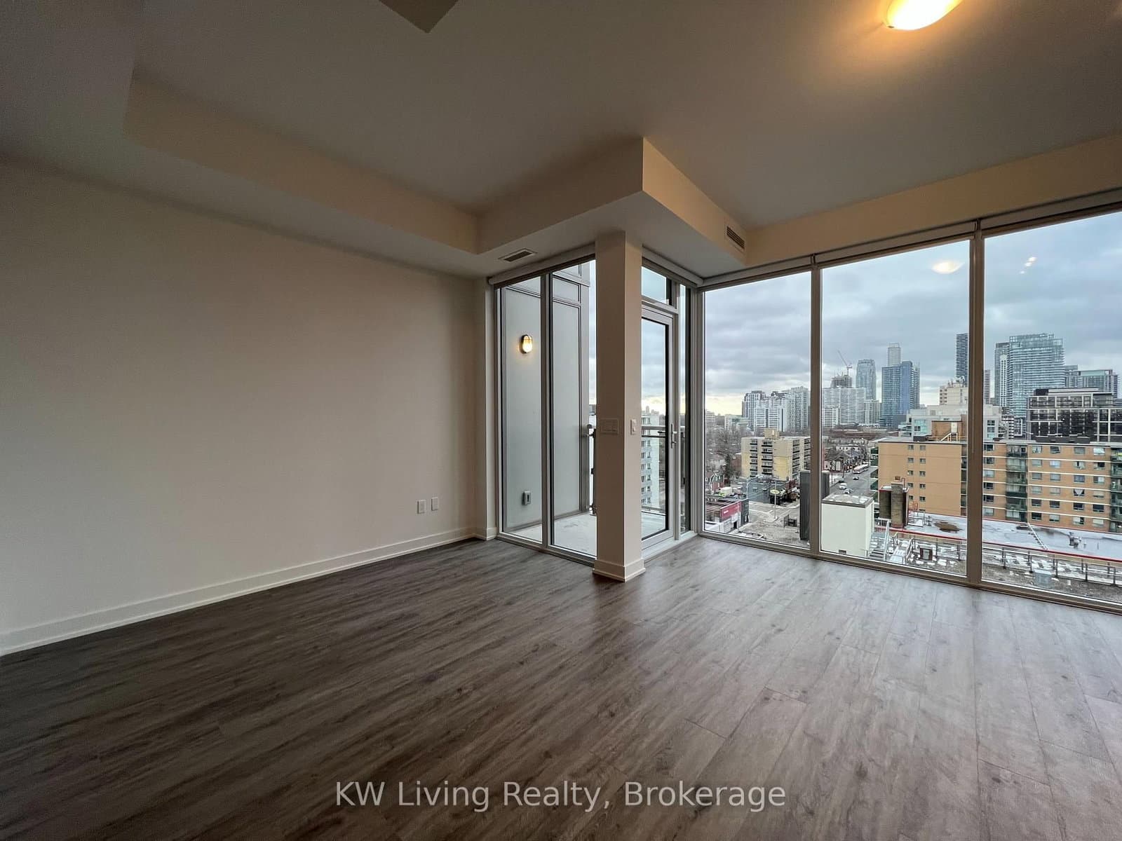 1 Cardiff Road, Unit 1105 thumbnail 4