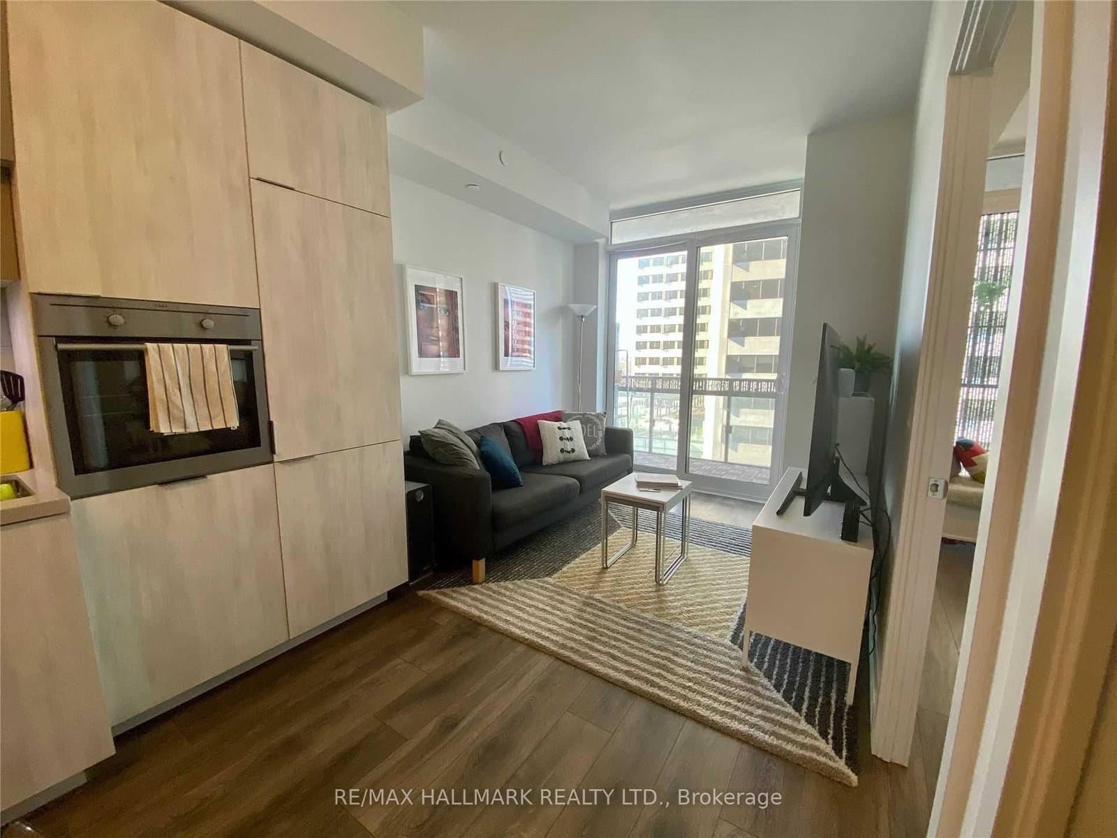 8 Eglinton Avenue E, Unit 604 thumbnail 8