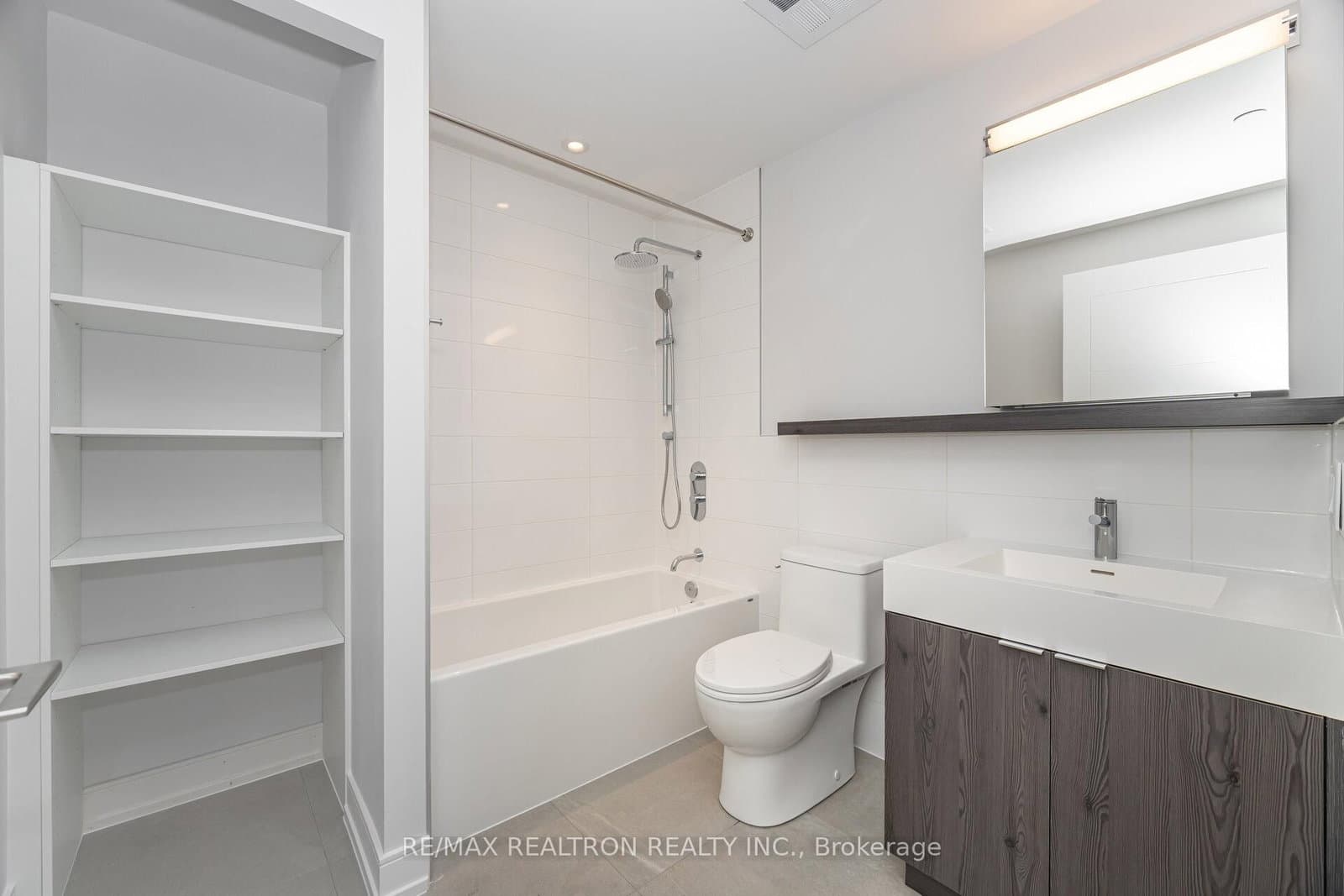 664 Spadina Avenue, Unit 508 thumbnail 14