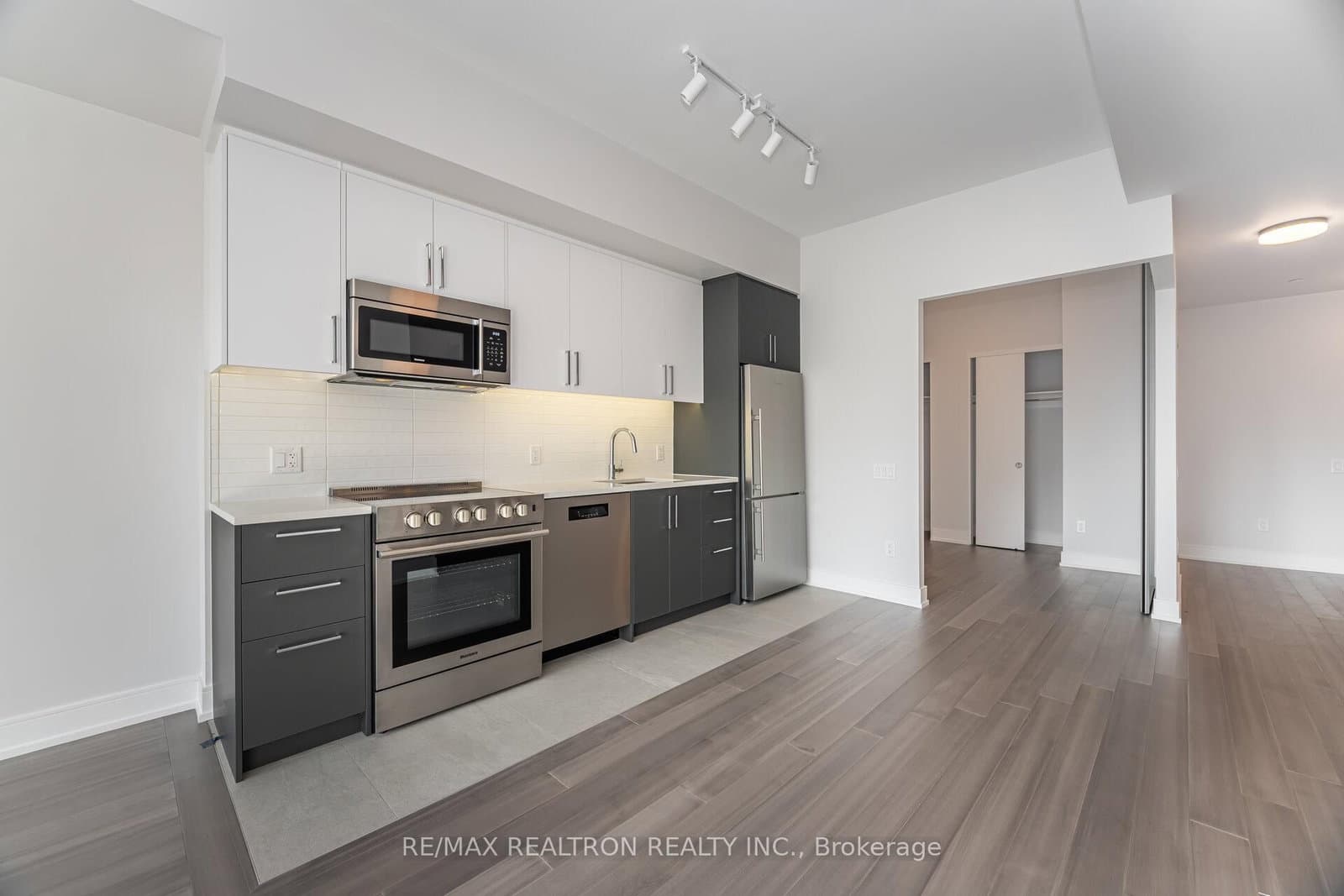 664 Spadina Avenue, Unit 508 thumbnail 6