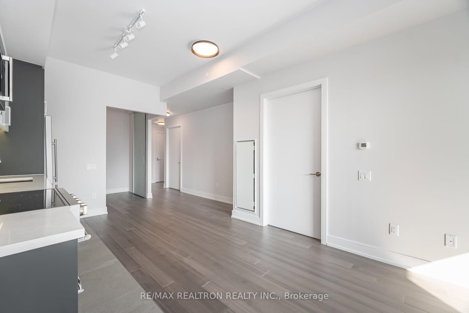 664 Spadina Avenue, Unit 508 thumbnail 7