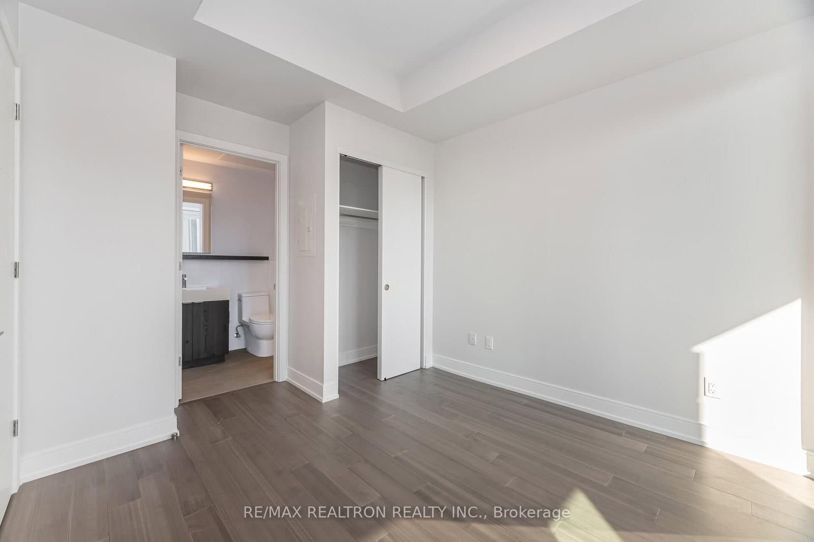 664 Spadina Avenue, Unit 508 thumbnail 9